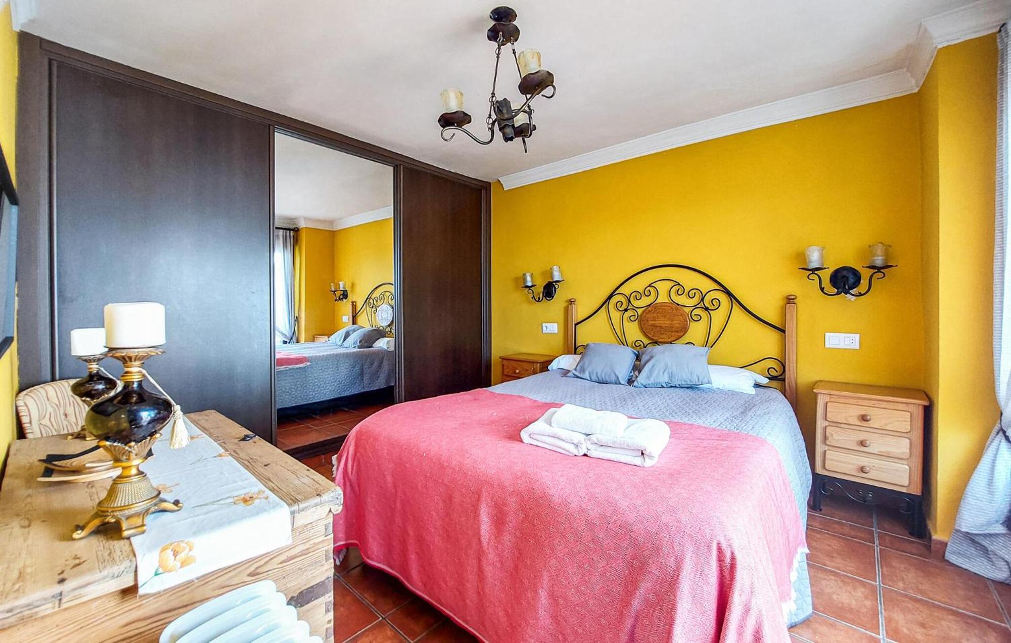 2 Bedroom Cozy Home In グラサレマ エクステリア 写真
